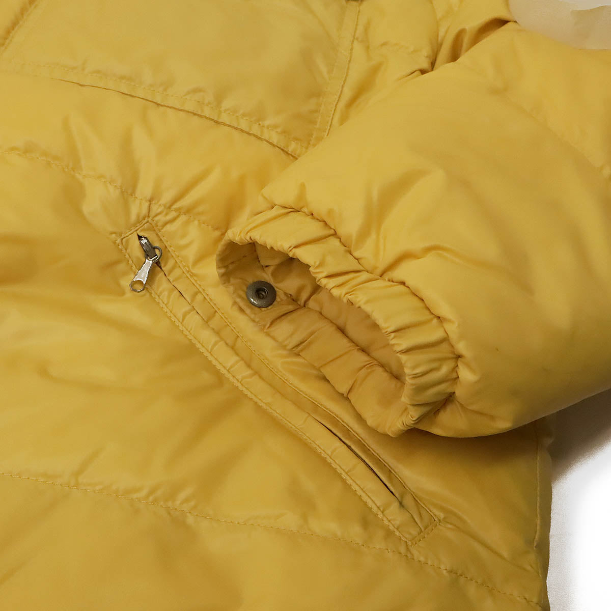 Moncler Karakorum Down Jacket Nylon 100% Yellow in Very Good Condition