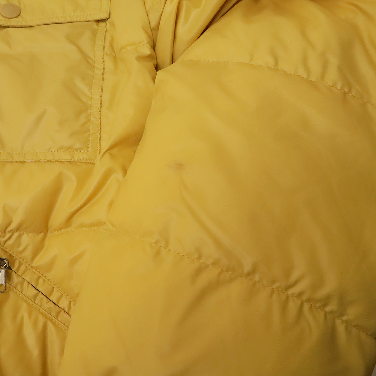 Moncler Karakorum Down Jacket Nylon 100% Yellow in Very Good Condition