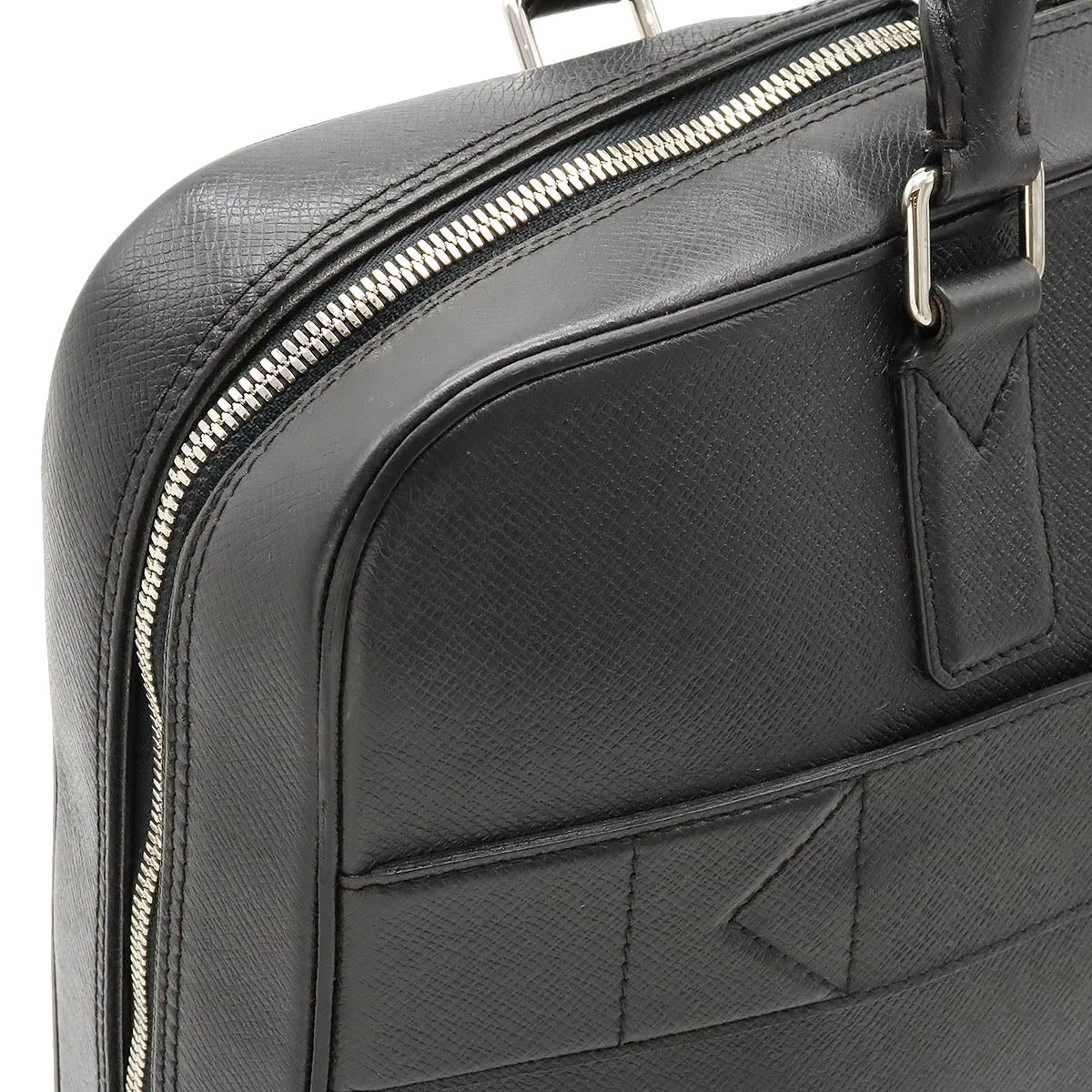 Louis Vuitton Taiga Neo Igor Briefcase Black