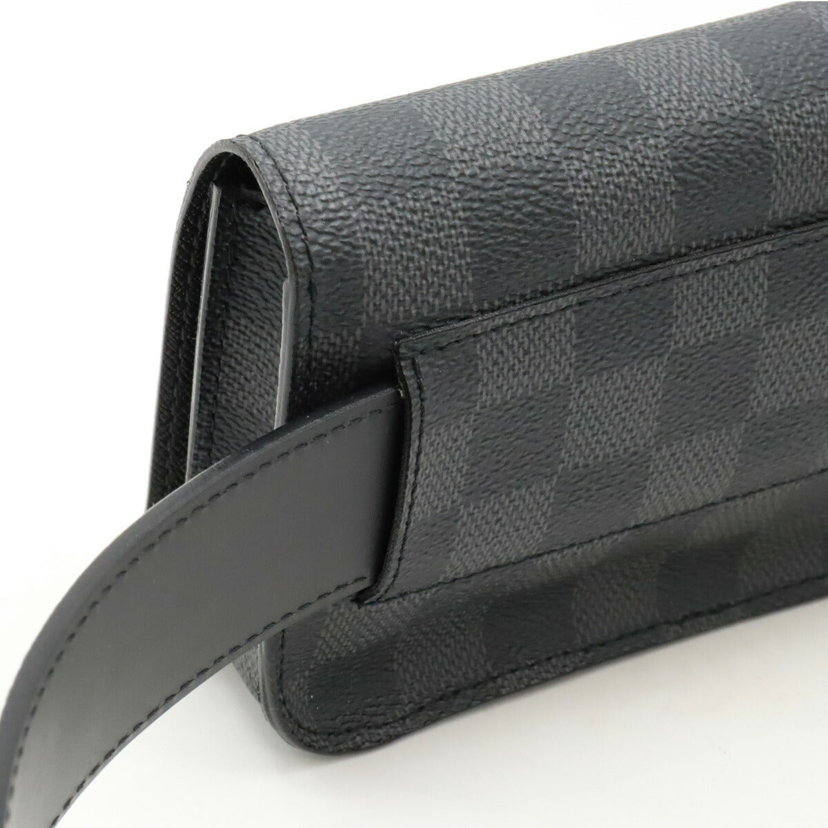 Louis Vuitton Damier Graphite Belt Bag M6837V