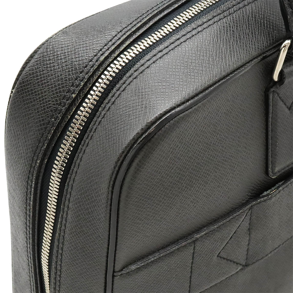 Louis Vuitton Taiga Neo Igor Briefcase Black