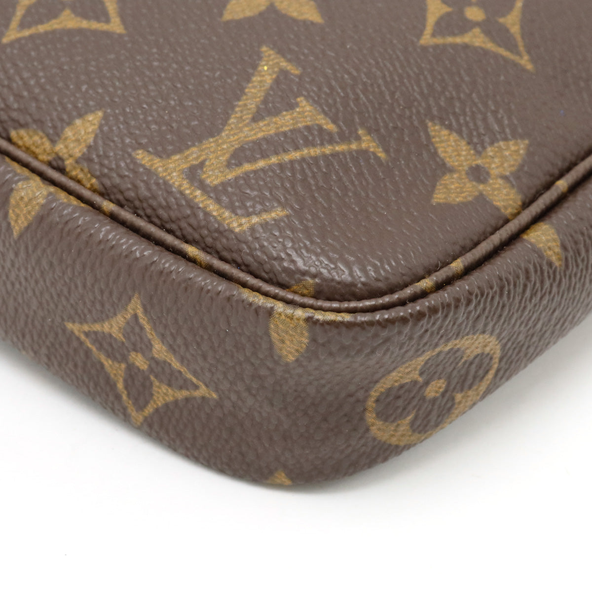 Louis Vuitton Monogram Pochette Accessoire Clutch M51980 in Great Condition