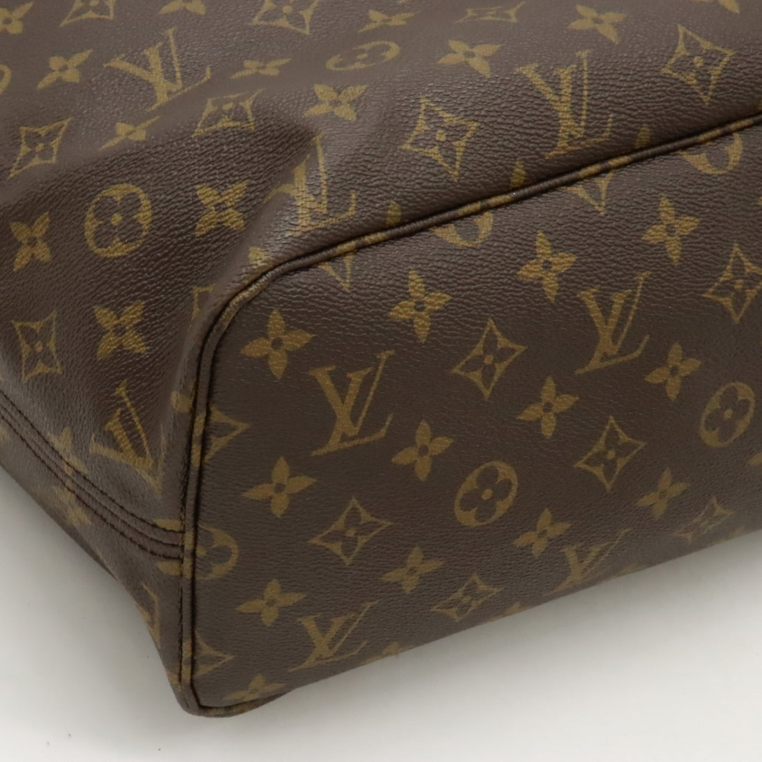 Louis Vuitton Monogram Neverfull MM Tote Bag M40156