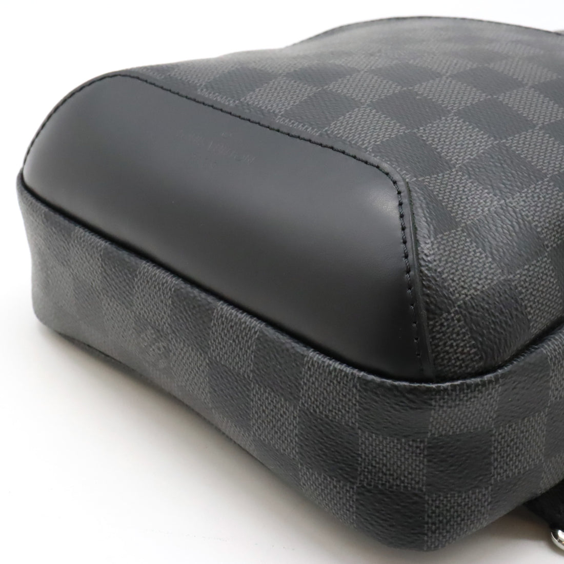 Louis Vuitton Damier Graphite Avenue Sling Bag N41719