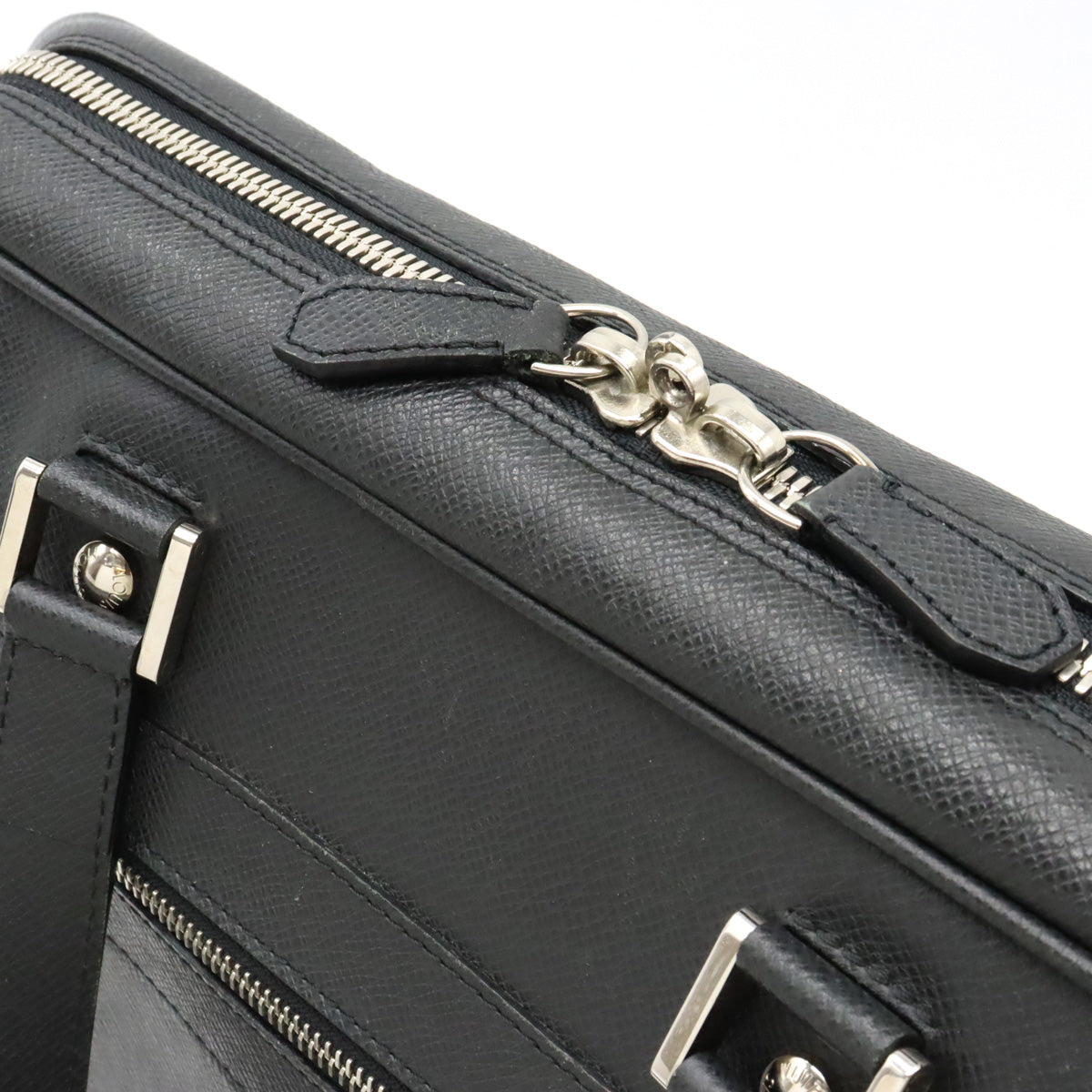 Louis Vuitton Taiga Igor Briefcase Black M31172