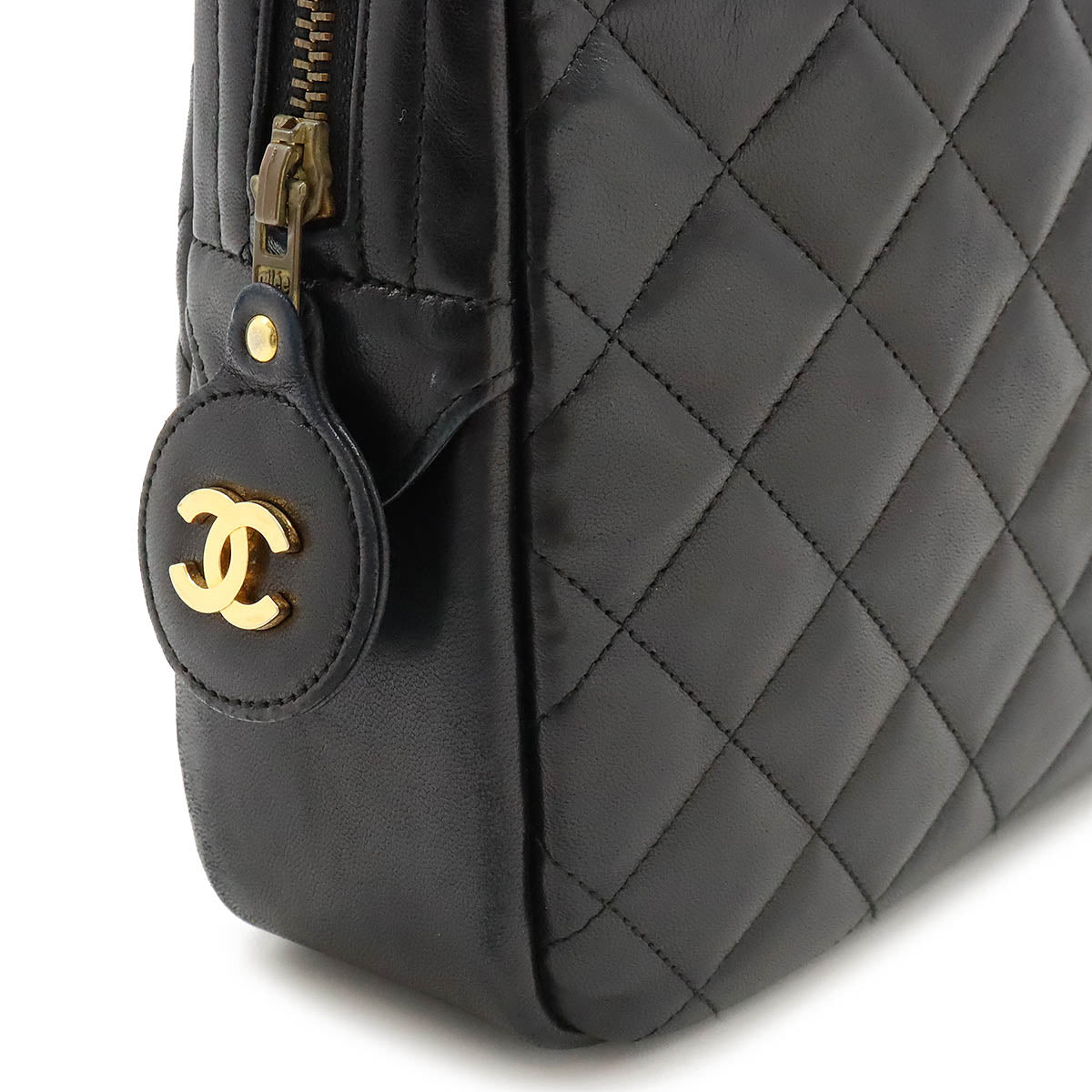 Chanel Leather Matelasse Chain Shoulder Bag in Very Good Condition