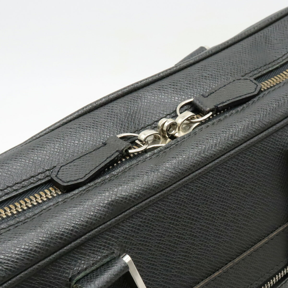 Louis Vuitton Taiga Igor Briefcase Black M31172