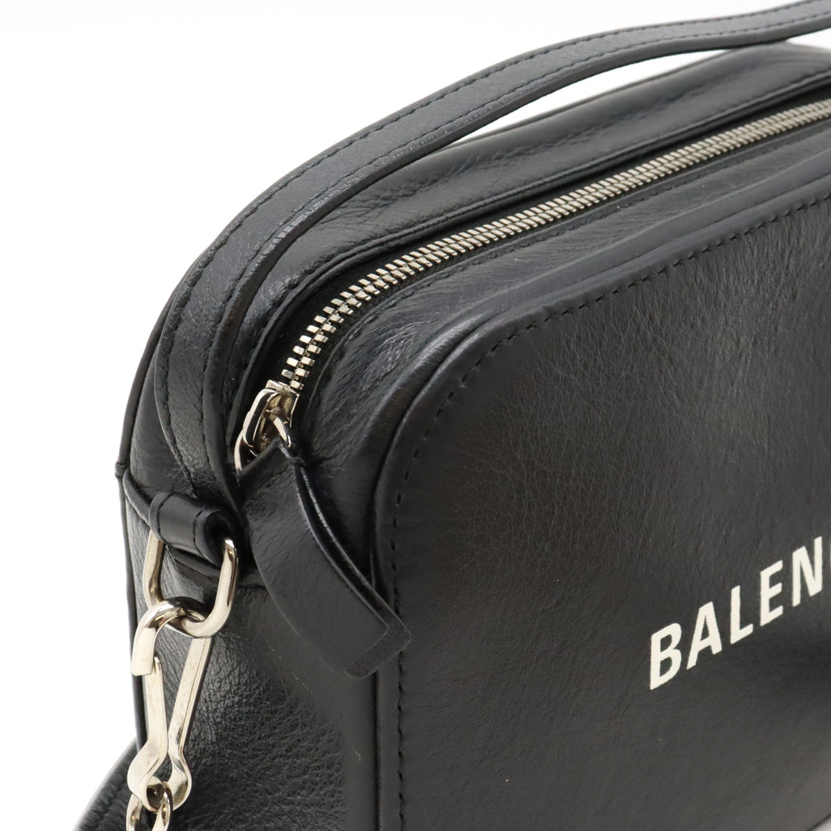 Balenciaga Everyday Leather Camera Bag XS 608653 in Very Good Condition