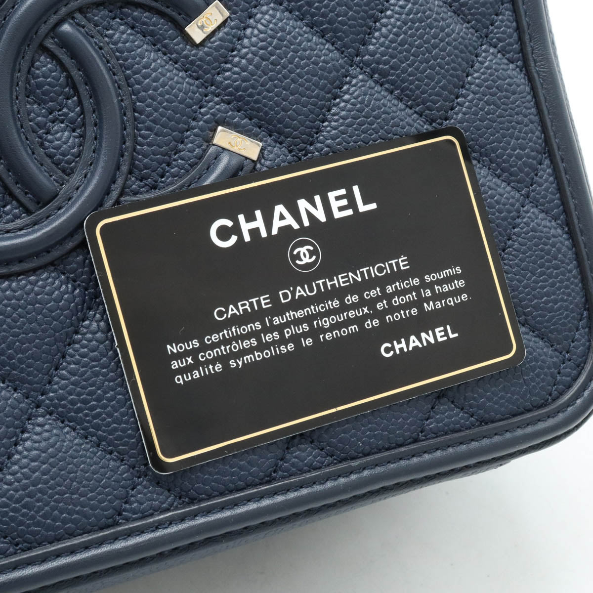 Chanel Caviar Skin CC Filigree Matelasse Vanity Case Handbag A93344 in Pristine Condition