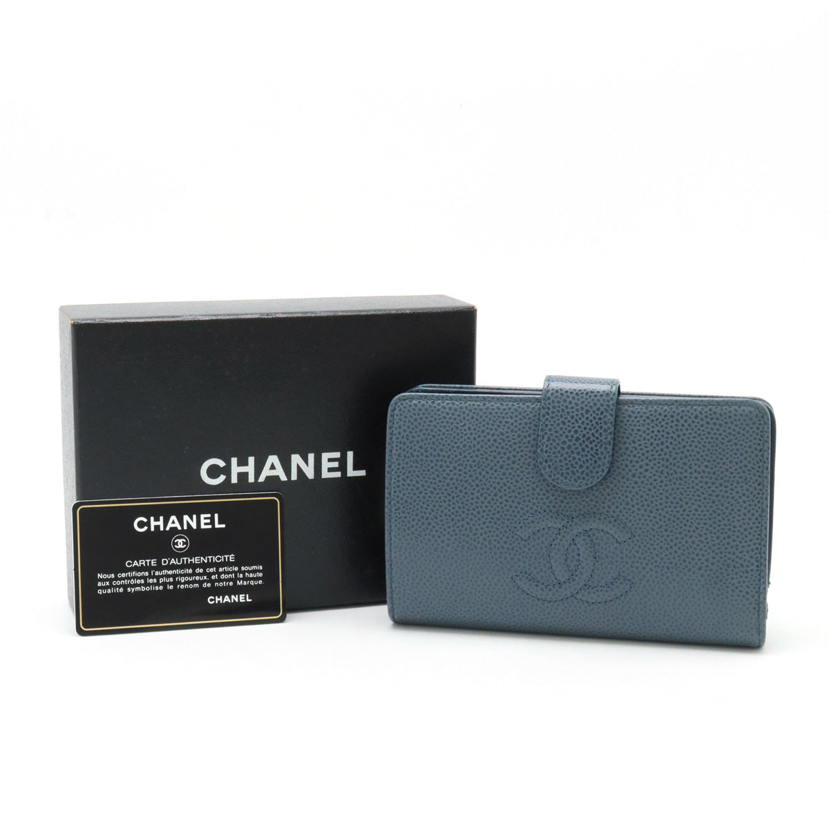 Chanel Caviar Skin Coco Mark Bifold Wallet A50073 in Very Good Condition