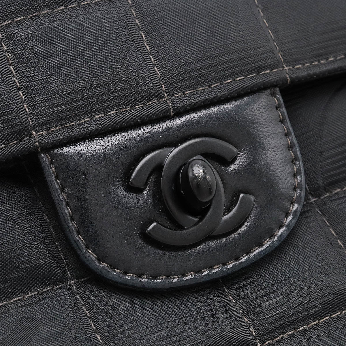 Chanel New Travel Line Nylon Jacquard/Leather Chain Shoulder Bag A15316 in Very Good Condition