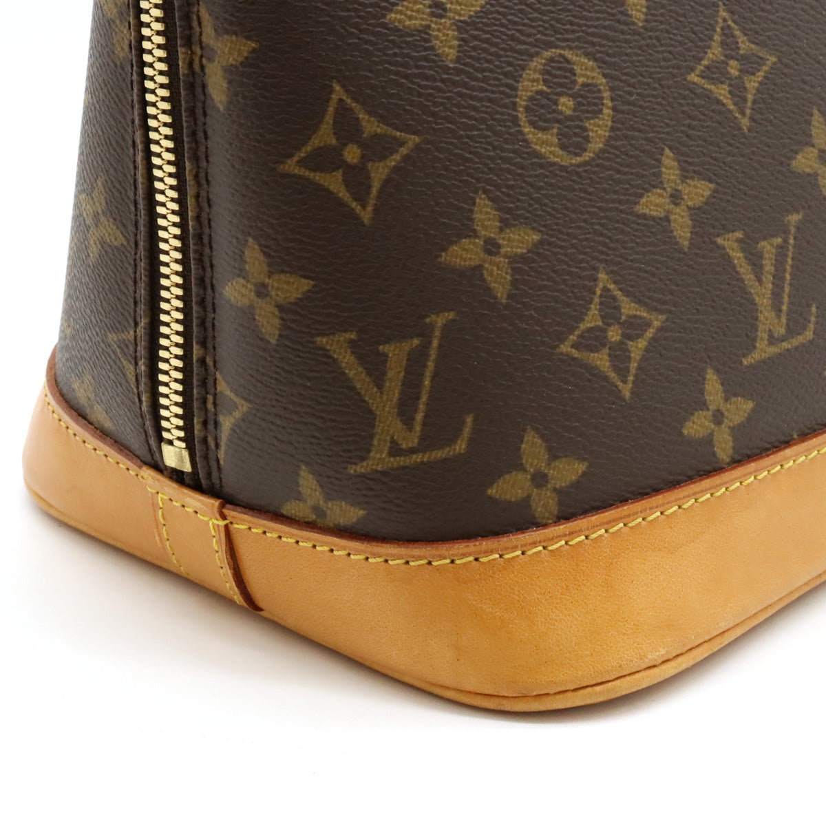 Louis Vuitton Monogram Alma Handbag M51130 in Very Good Condition