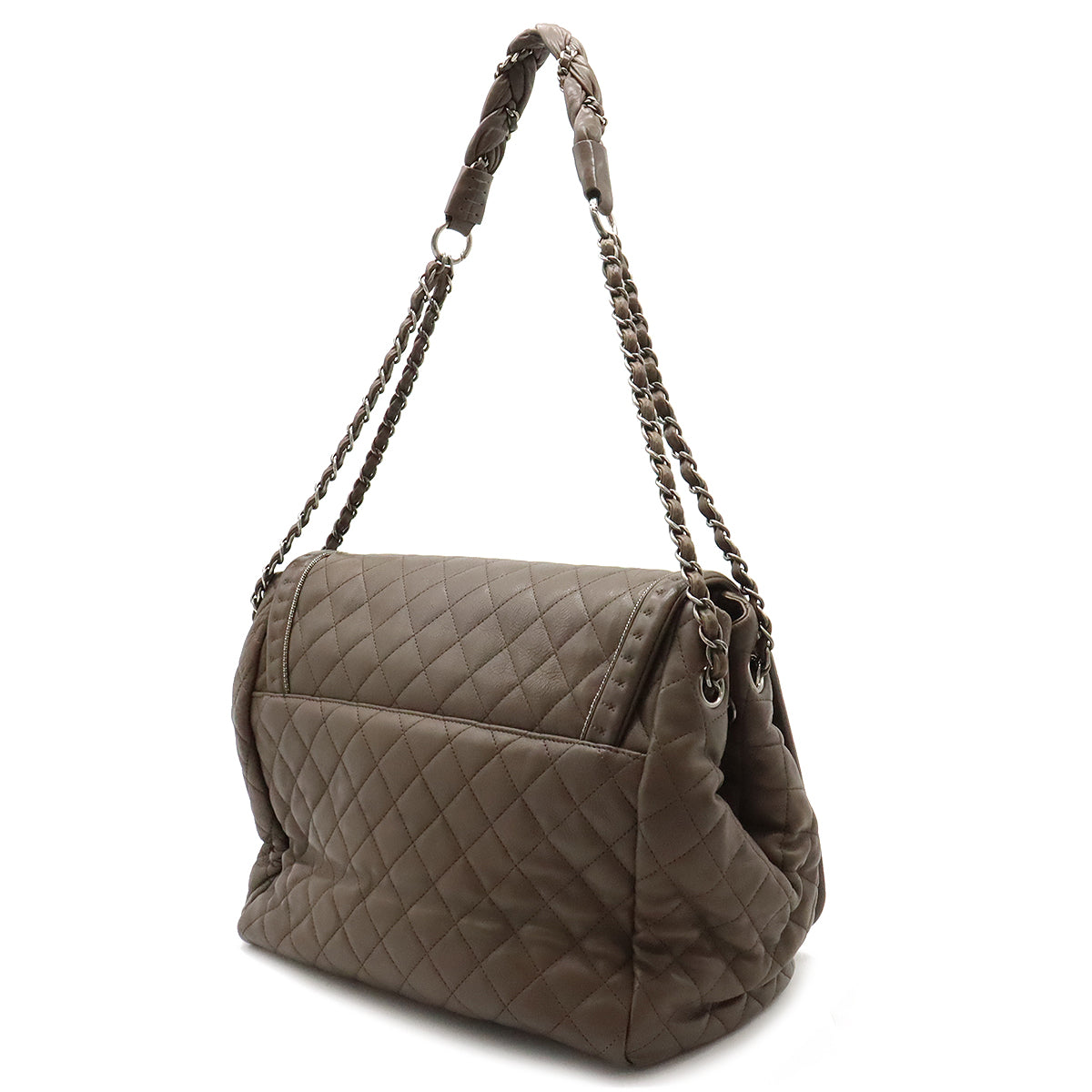 Chanel Quilted Leather Shoulder Bag in Very Good Condition