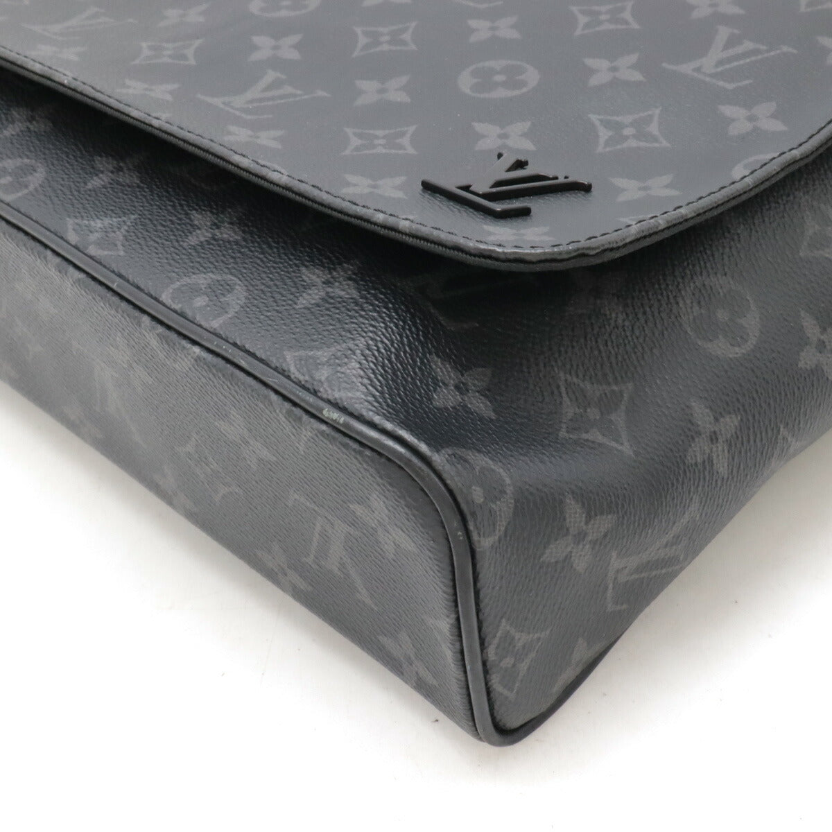 Louis Vuitton Monogram Eclipse Messenger Bag M44001