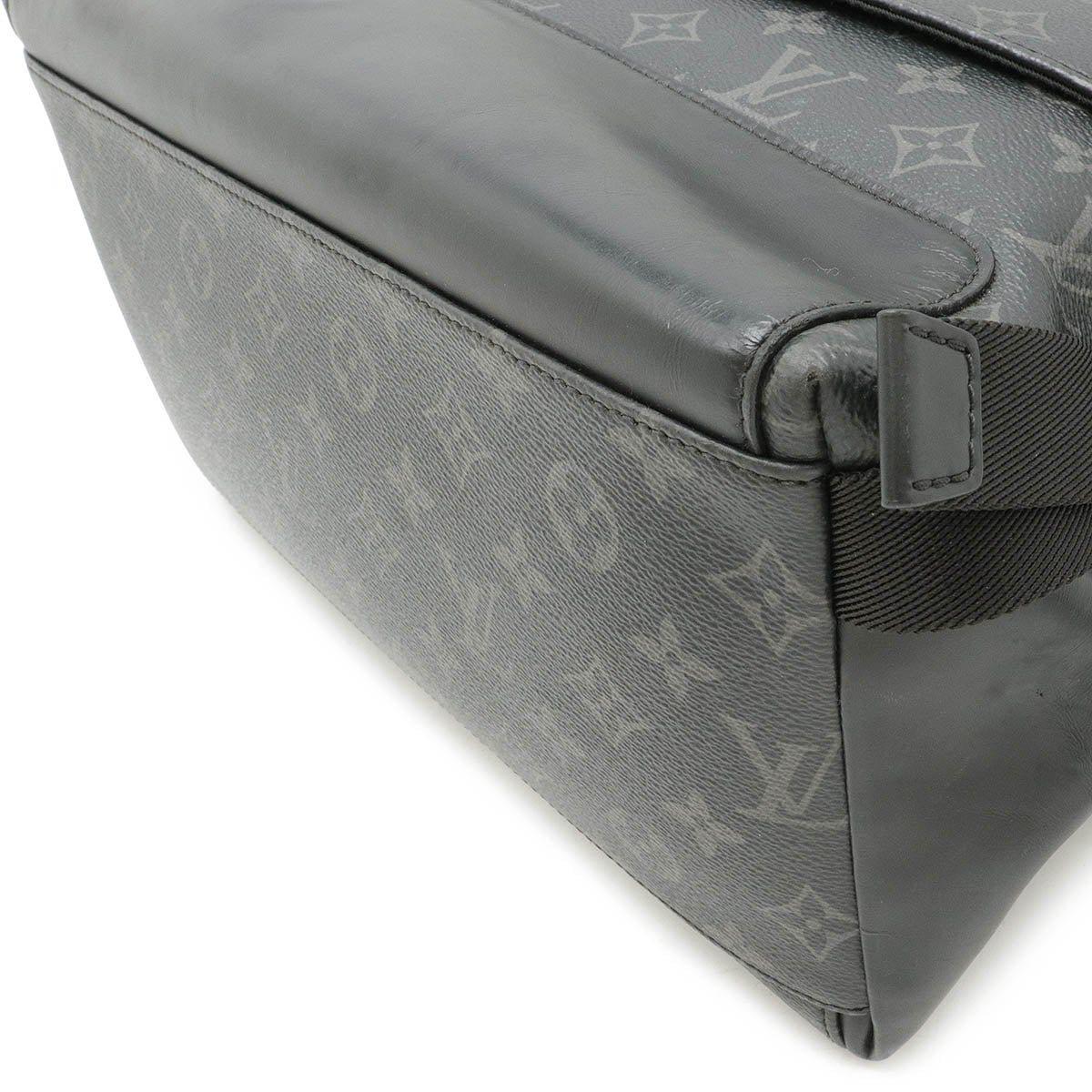 Louis Vuitton Monogram Eclipse Messenger Bag M43276