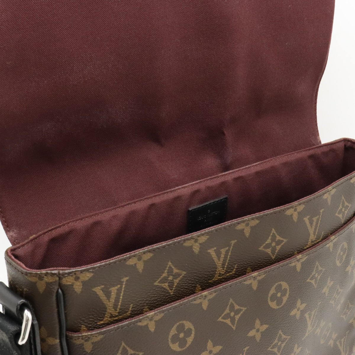 Louis Vuitton Monogram Macassar District MM Shoulder Bag M40934 in Very Good Condition