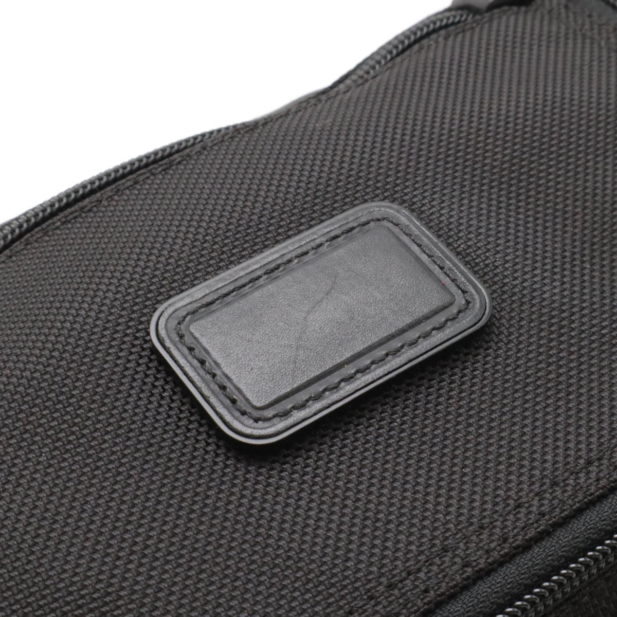 TUMI Travel Kit Pouch Nylon Black 22190DH in Great Condition