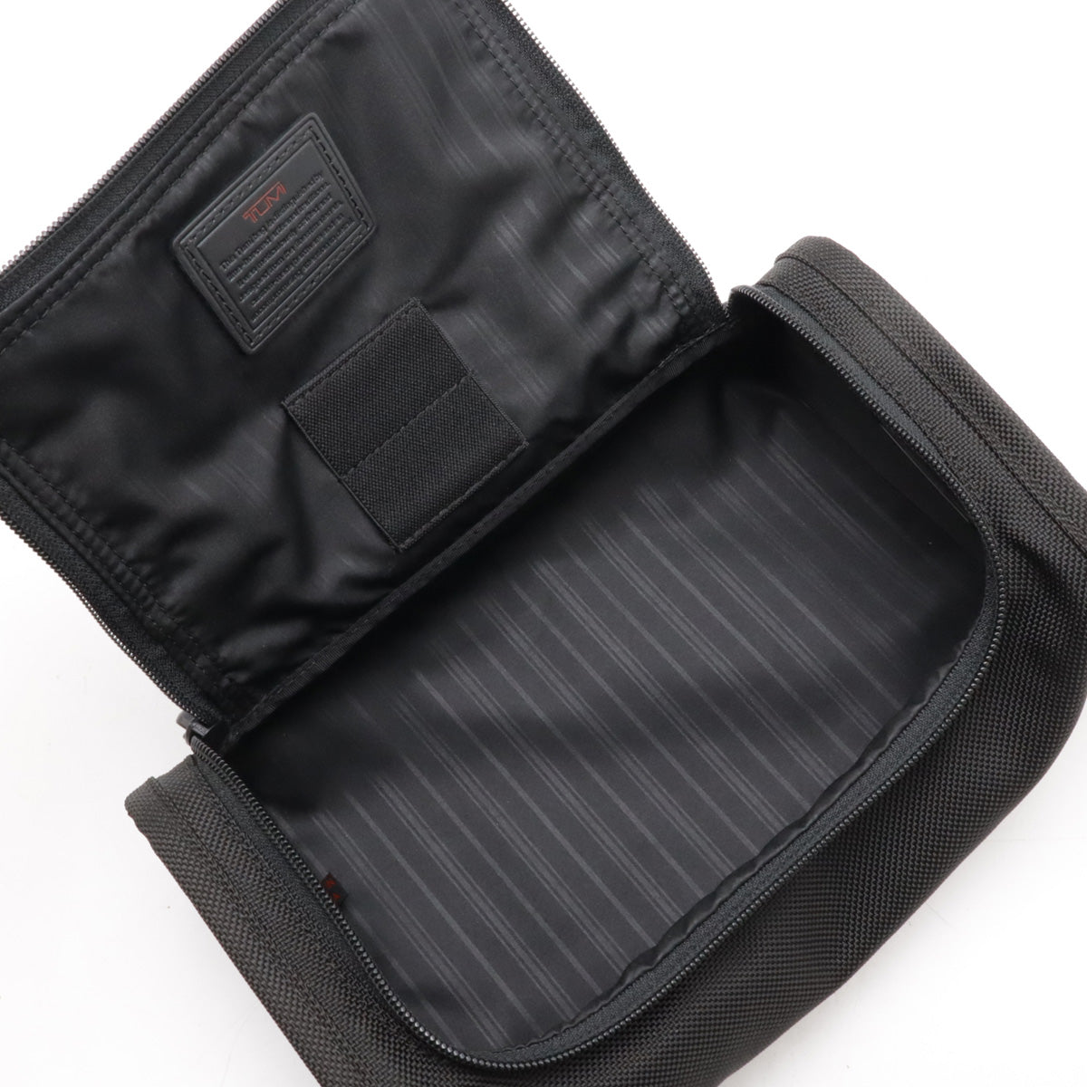 TUMI Travel Kit Pouch Nylon Black 22190DH in Great Condition