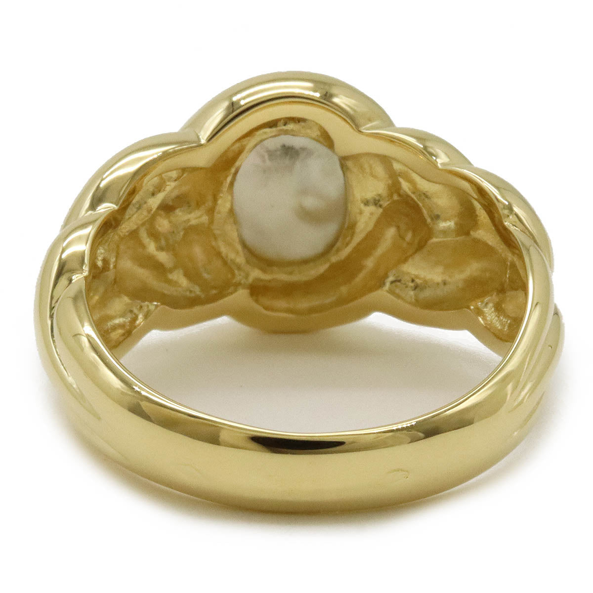 Van Cleef & Arpels K18YG Shell Ring in Pristine Condition