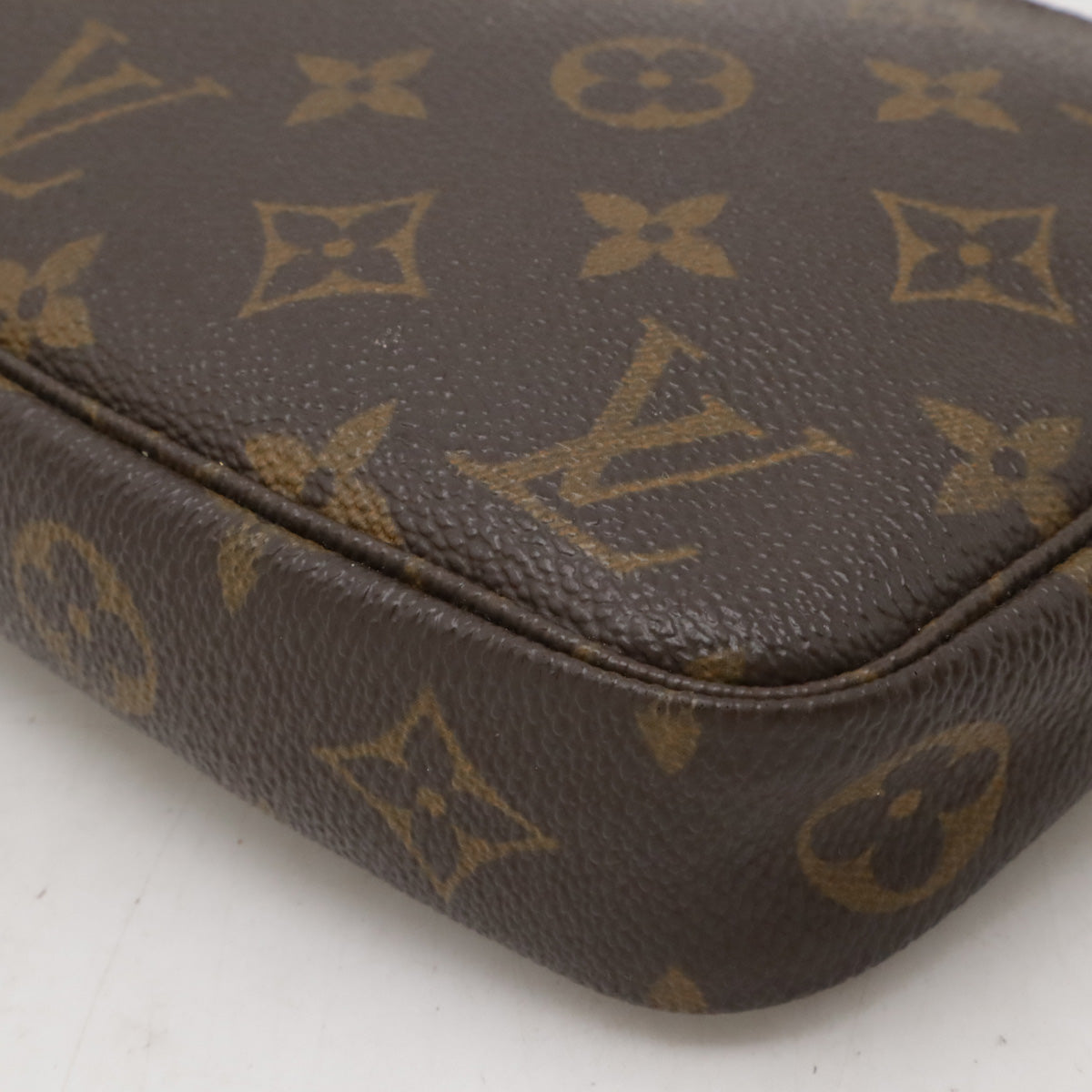 Louis Vuitton Monogram Pochette Accessoire Clutch M51980