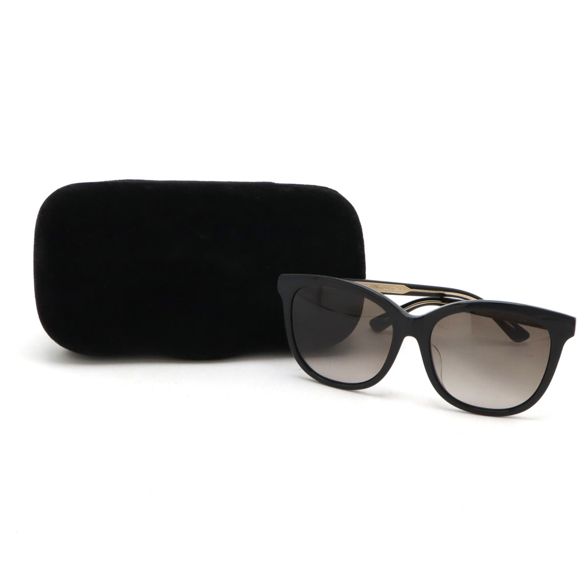 Gucci Sunglasses GG0082SK Black Gradient in Very Good Condition