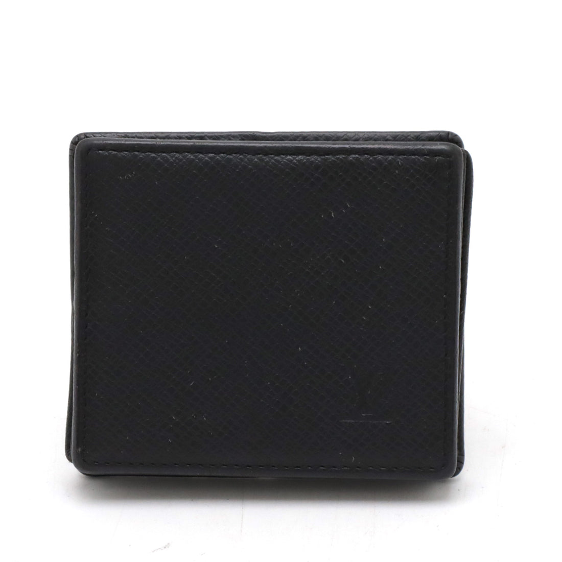 Louis Vuitton Taiga Leather Coin Case M30382 in Very Good Condition