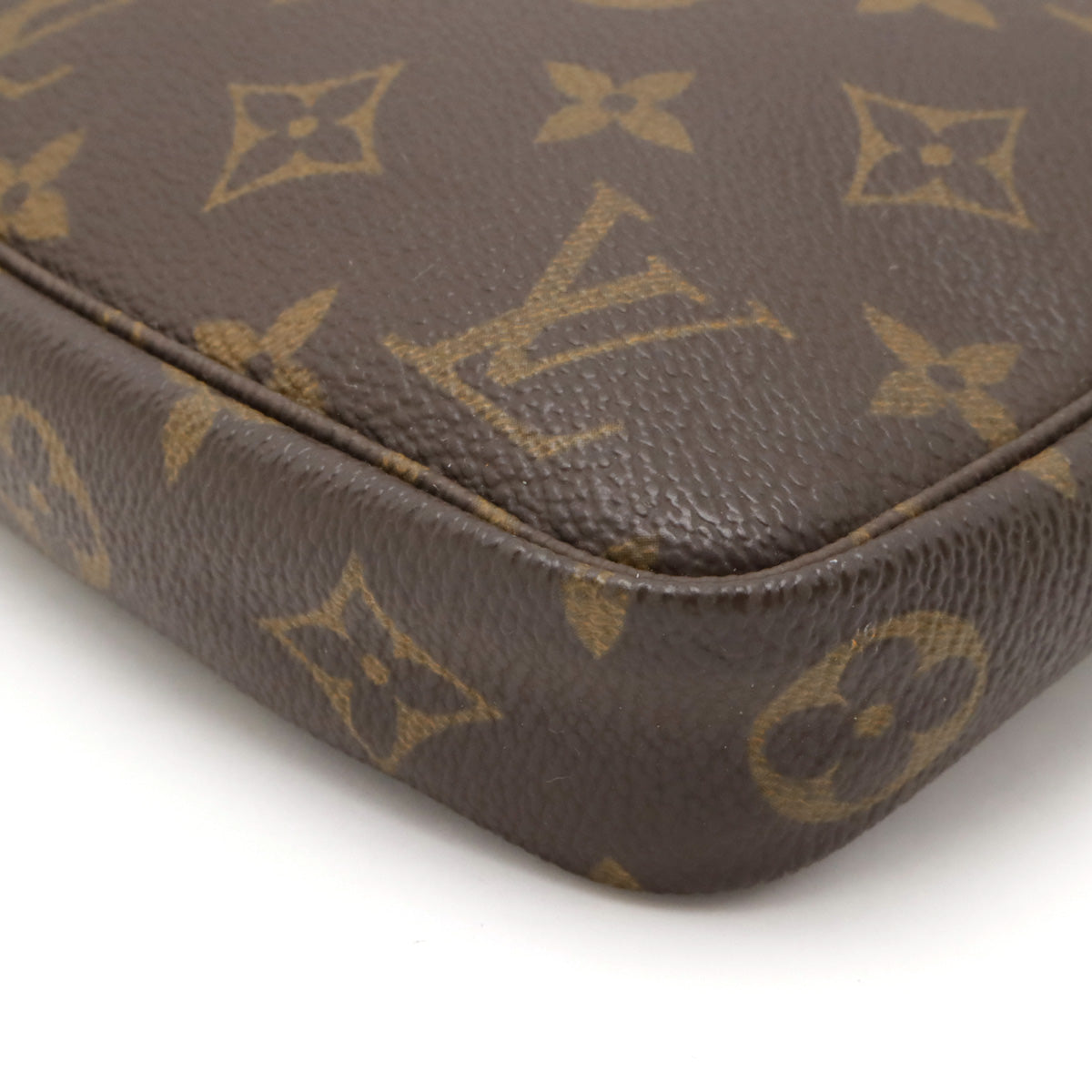 Louis Vuitton Monogram Pochette Accessoires Clutch M51980