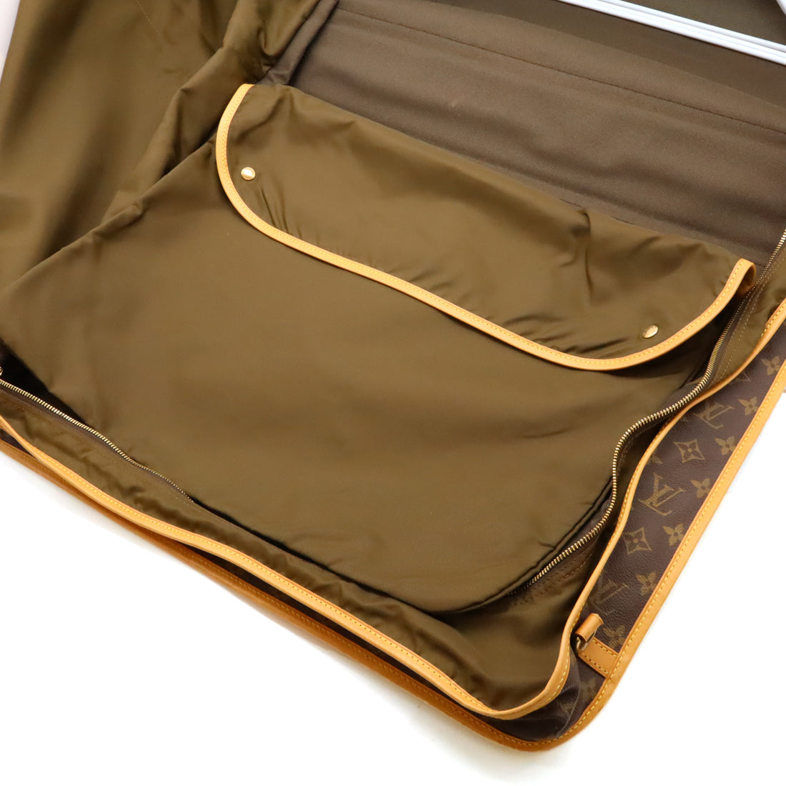 Louis Vuitton Monogram Portable Cabin Garment Case M23420