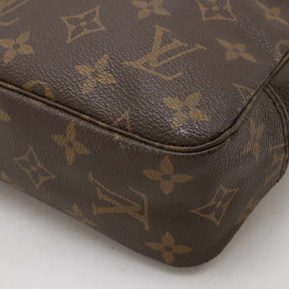 Louis Vuitton Monogram Toiletry Pouch 23 M47524 in Great Condition