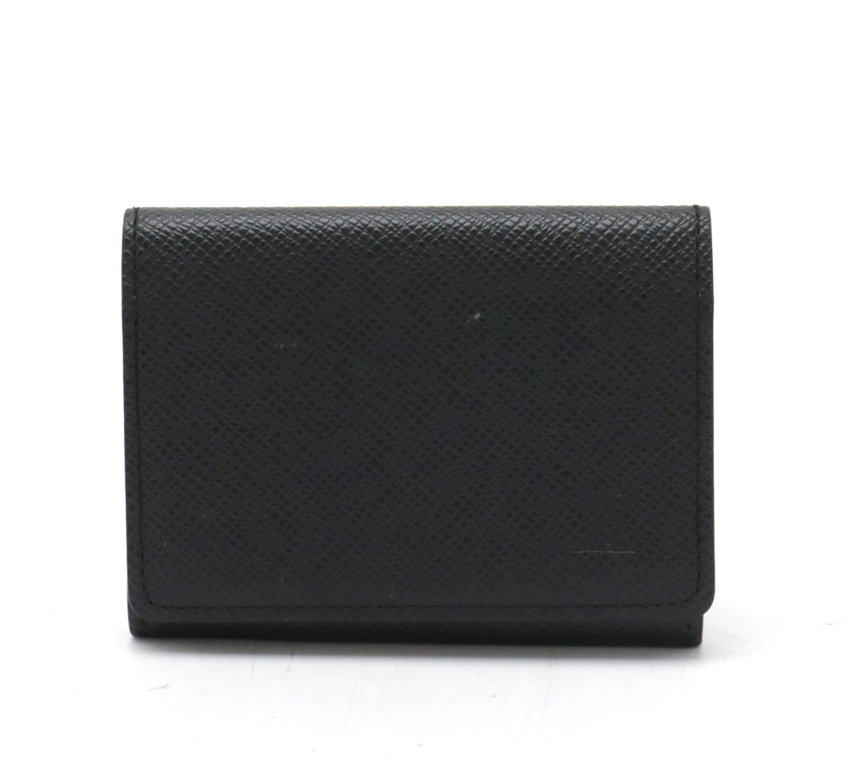 Louis Vuitton Taiga Leather Card Case M30922 in Very Good Condition