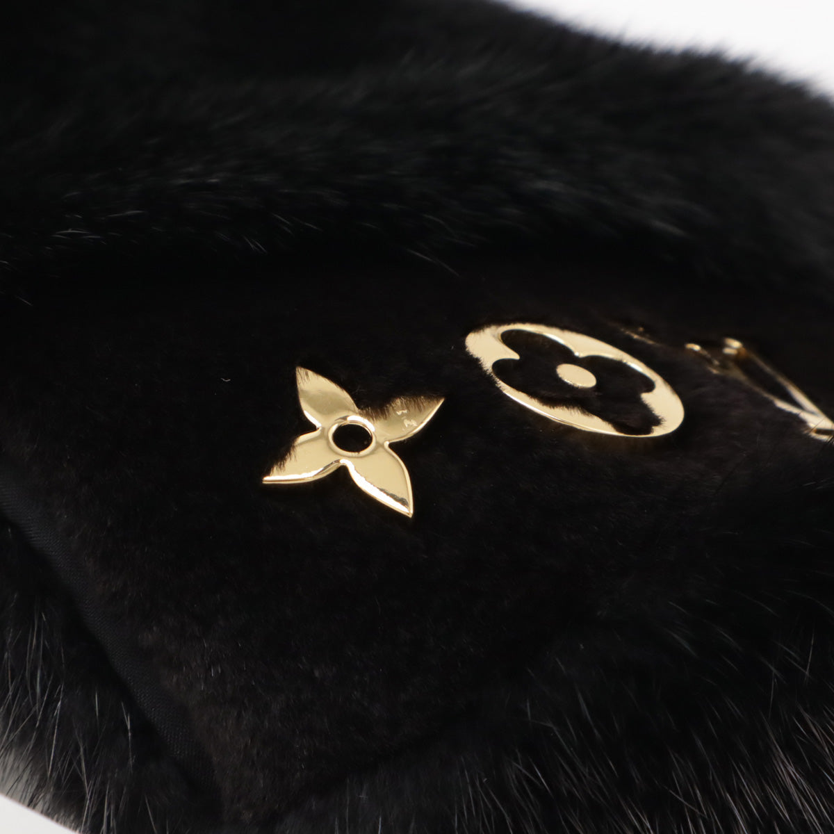 Louis Vuitton Mink/Silk Scarf M77384 in Great Condition