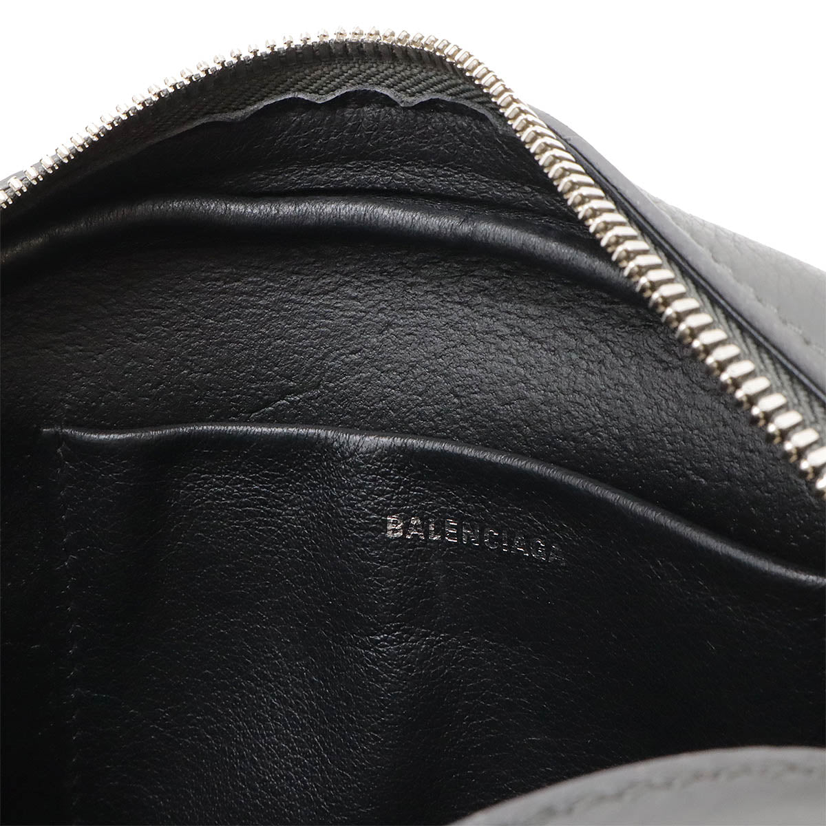 Balenciaga Everyday Leather Camera Bag XS Crossbody 489809 in Great Condition