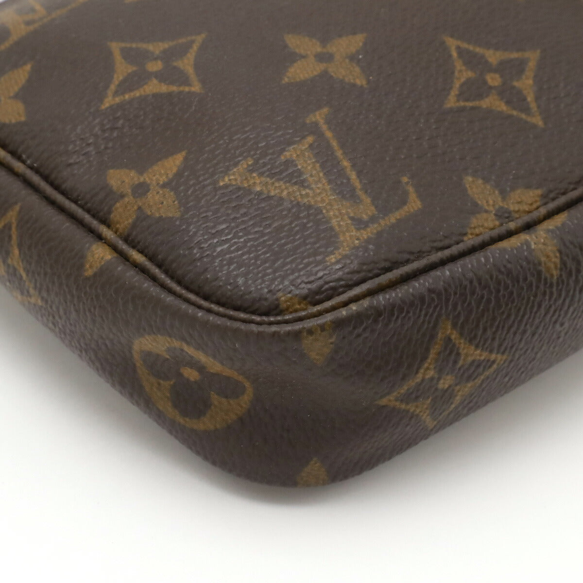 Louis Vuitton Monogram Pochette Accessoires Clutch