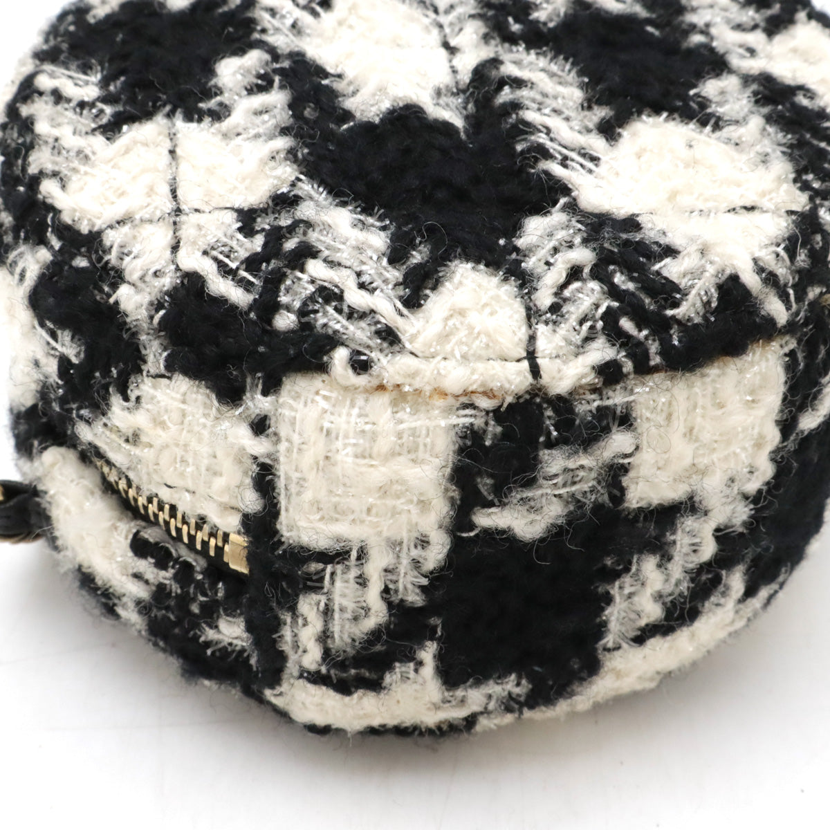 Chanel Tweed/Bouclé Round Chain Shoulder Bag AP0986