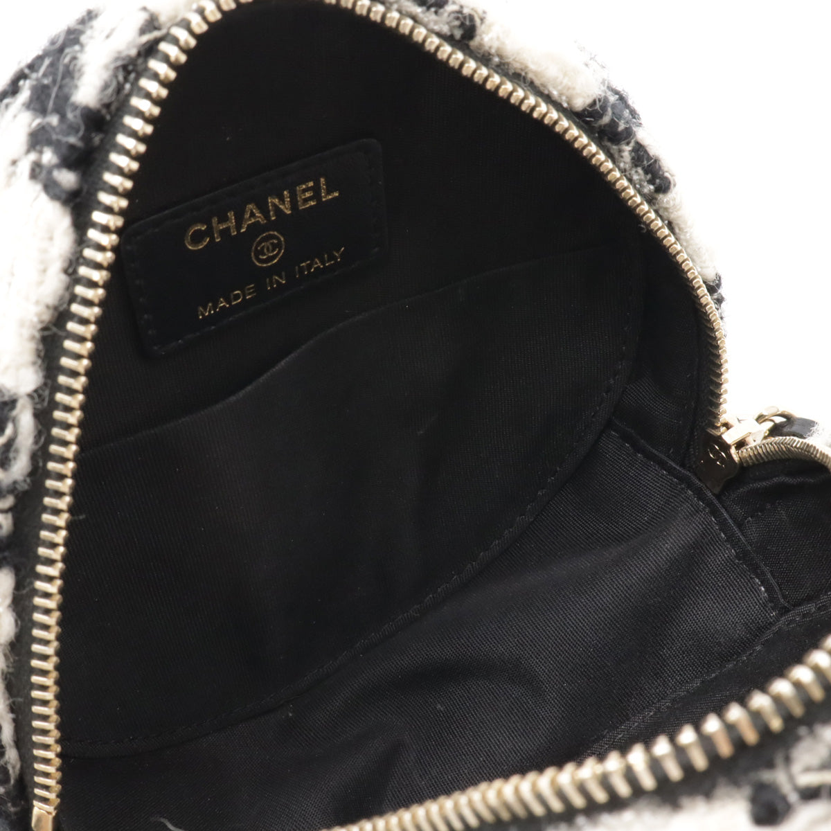 Chanel Tweed/Bouclé Round Chain Shoulder Bag AP0986