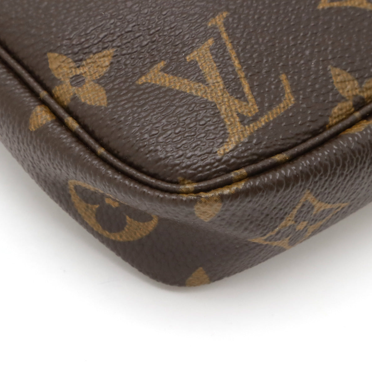 Louis Vuitton Monogram Pochette Accessoires Clutch M51980 in Very Good Condition