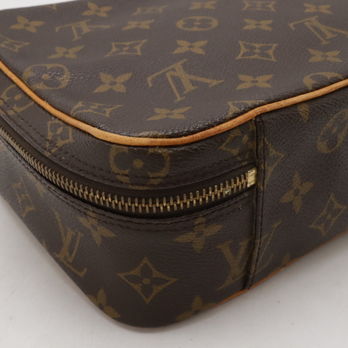 Louis Vuitton Monogram Toiletry Pouch M47640 in Very Good Condition