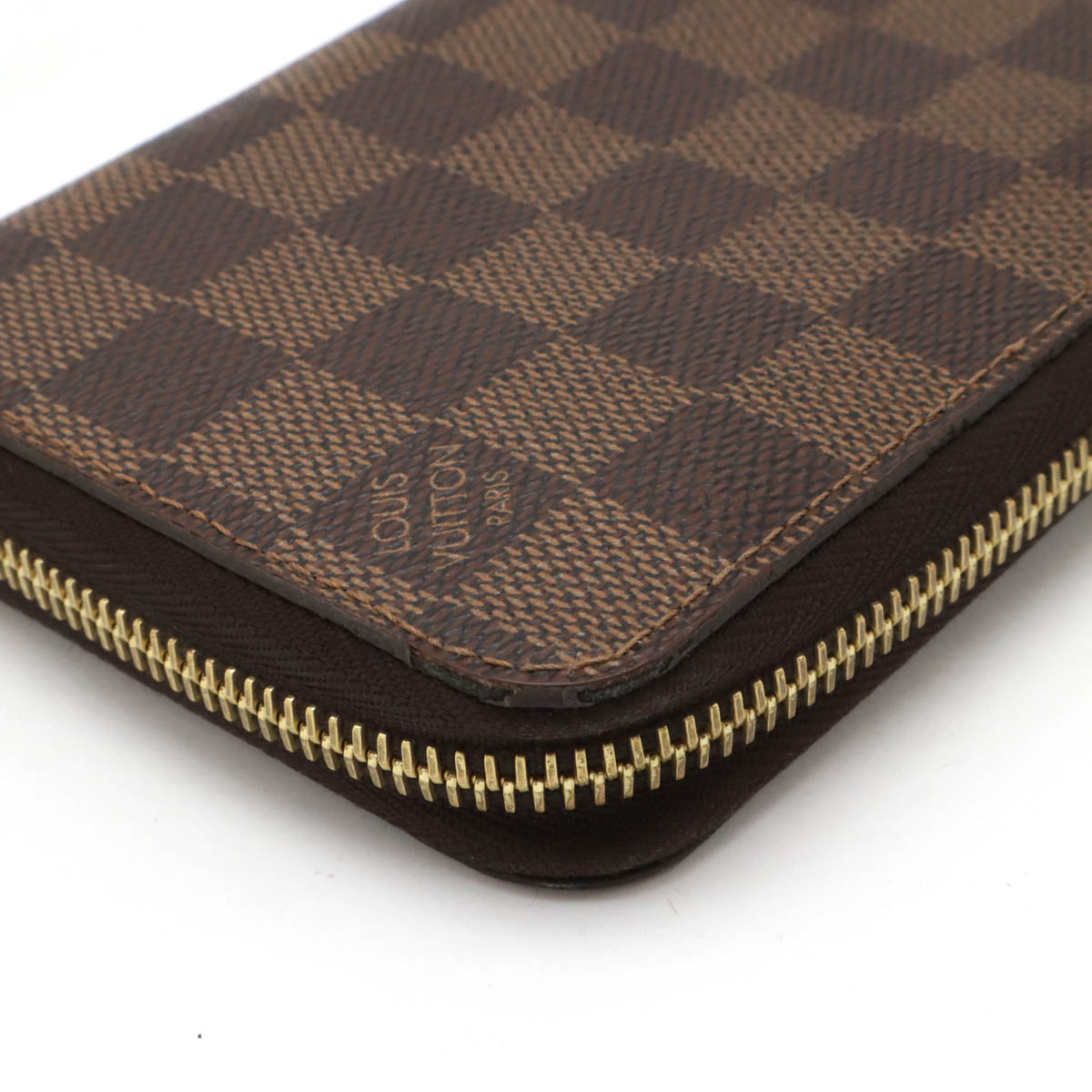 Louis Vuitton Damier Zippy Wallet N41661 in Very Good Condition