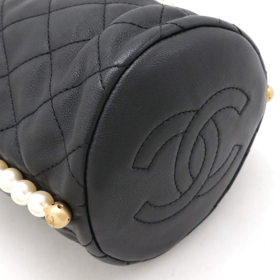 Chanel Leather Faux Pearl Chain Shoulder Bag in Pristine Condition