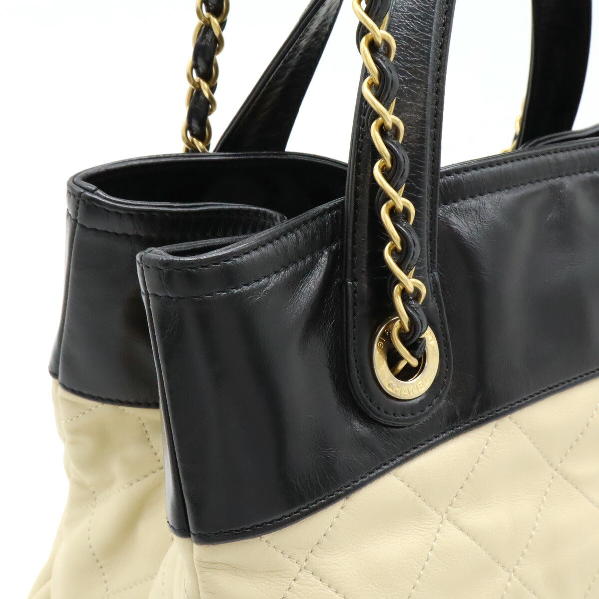 Chanel Leather Matelasse Chain Tote Bag A67031