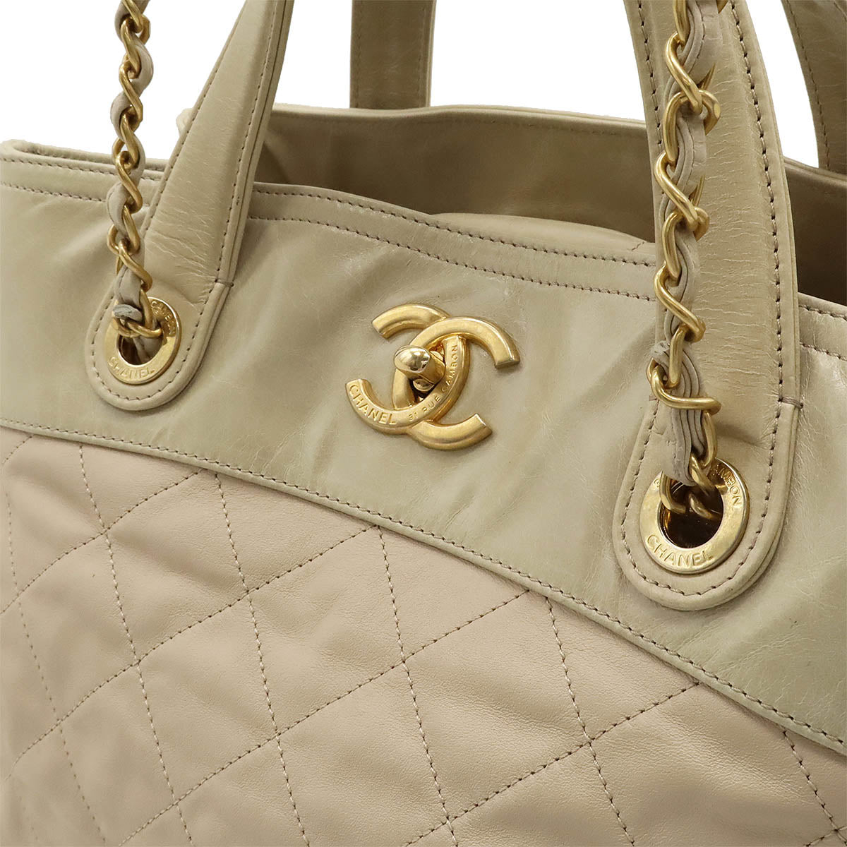 Chanel Leather Matelasse Chain Tote Bag A67031