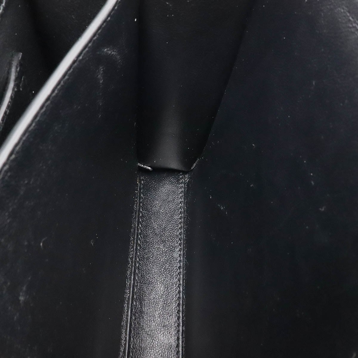 Saint Laurent Cassandra Leather Handbag Black