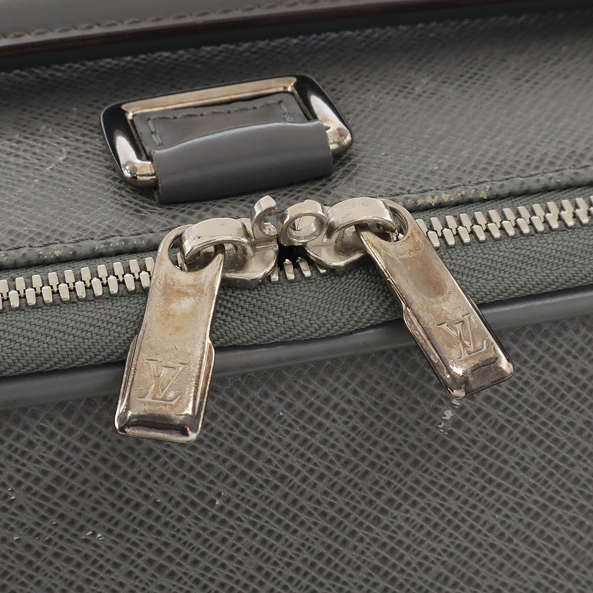 Louis Vuitton Taiga Pegase 55 Suitcase M32667