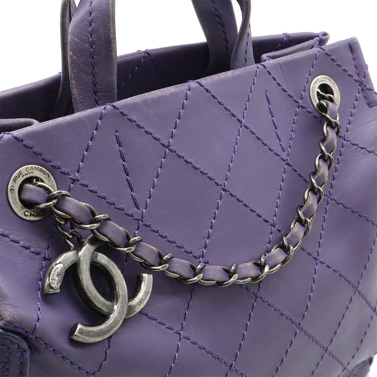 Chanel Wild Stitch Leather Tote Bag A94231