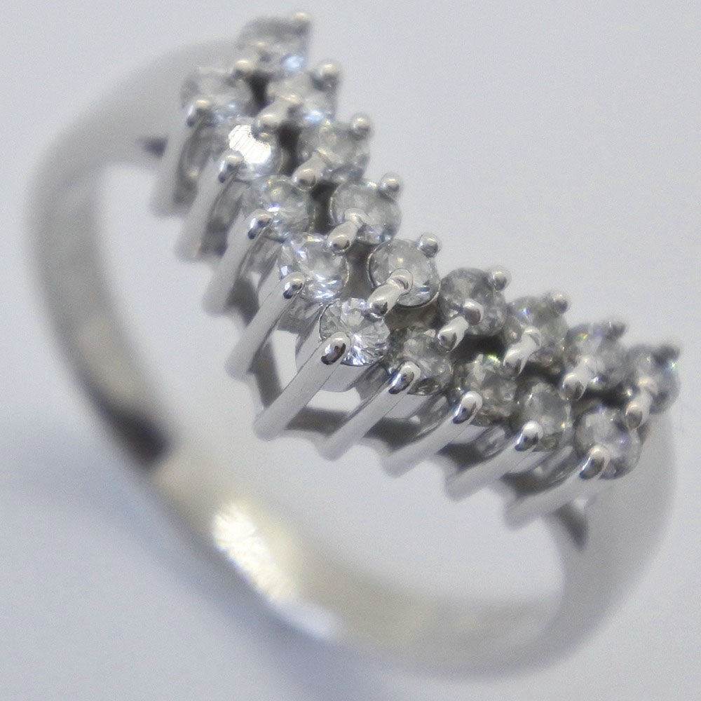 [LuxUness]  V Shape Ring in Pt900 Platinum with Diamond D0.36 for Women - Preowned SA Rank Metal Ring in Excellent condition