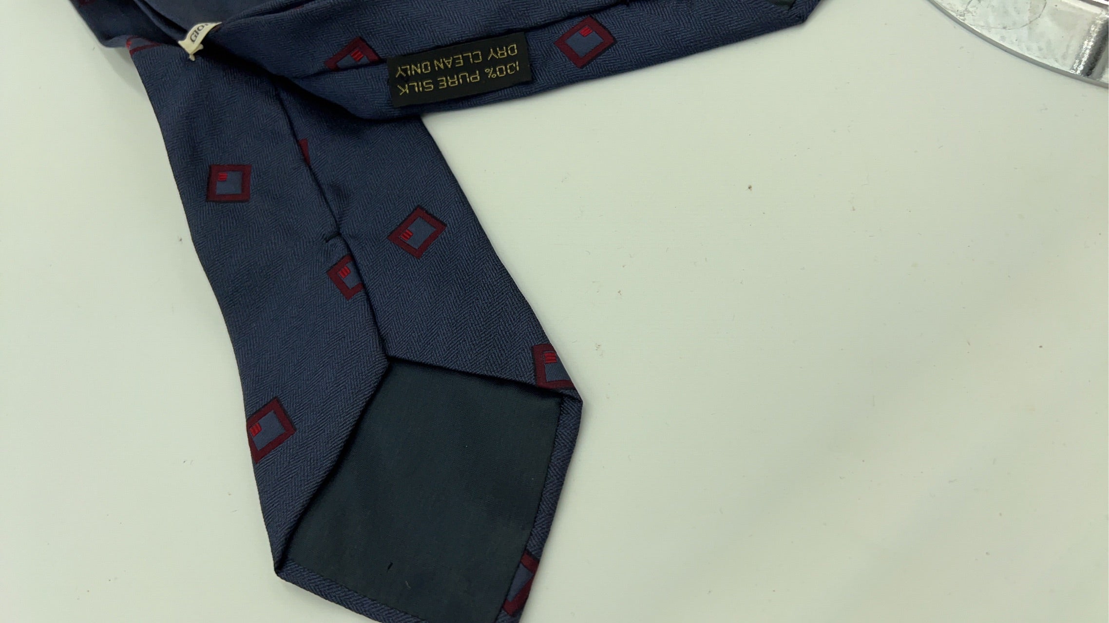 LuxUness  ARMANI Maroon and Blue Tie Silk cotton in Very Good Condition