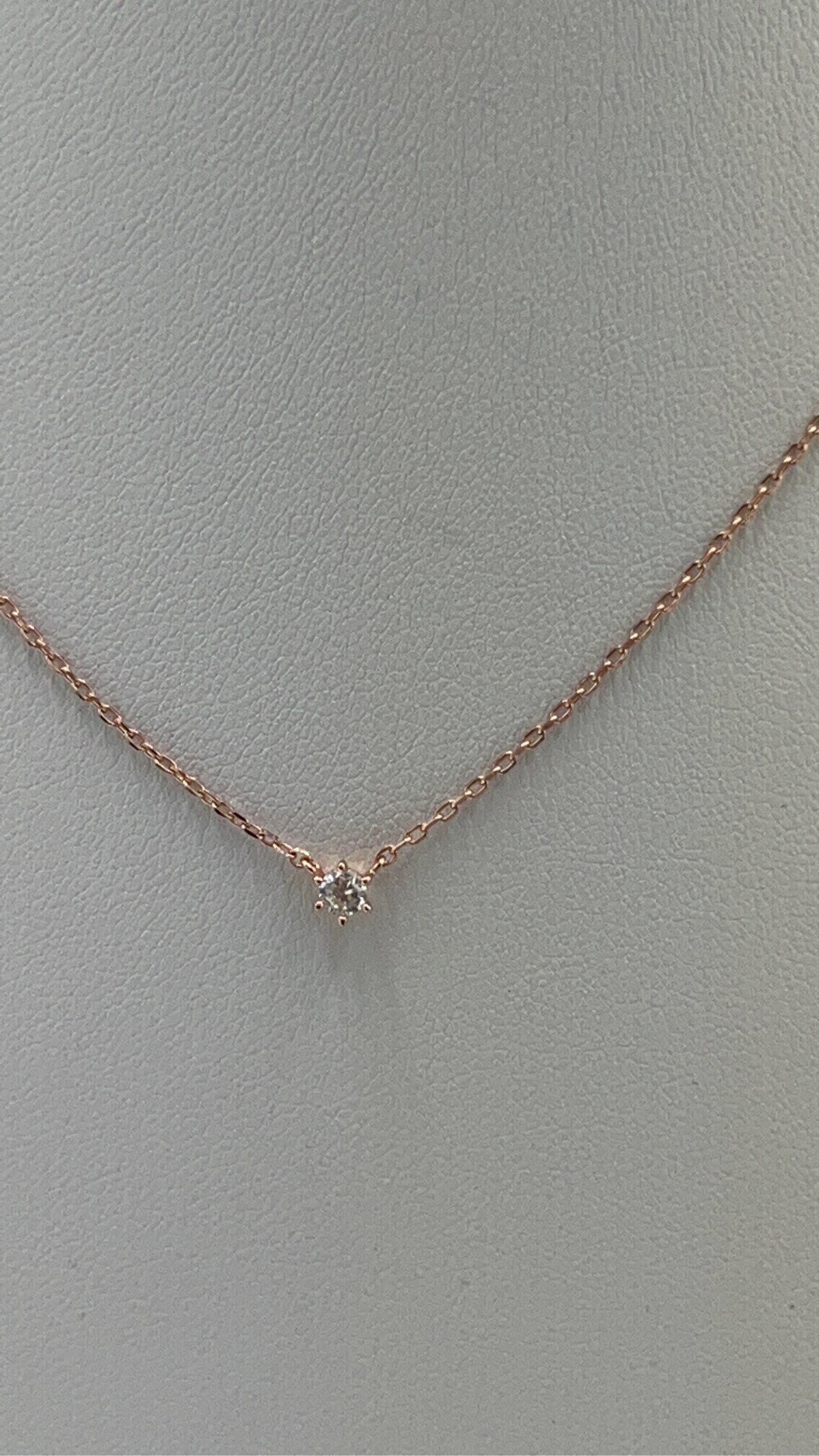 LuxUness  4℃ Stylish Gold Diamond-Encrusted Necklace, 925 Silver  925Silver in Great Condition