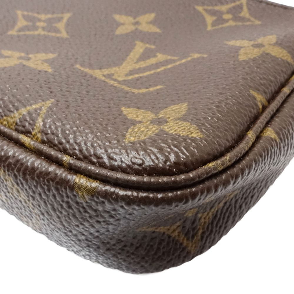 Louis Vuitton Monogram Mini Pochette Accessoires Clutch