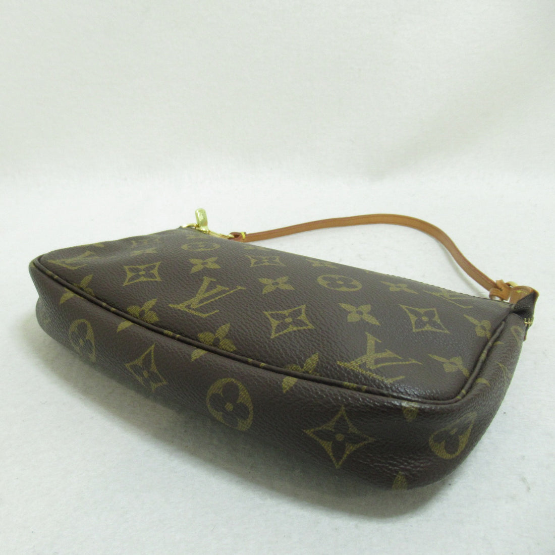 Louis Vuitton Pochette Accessoire Monogram Clutch