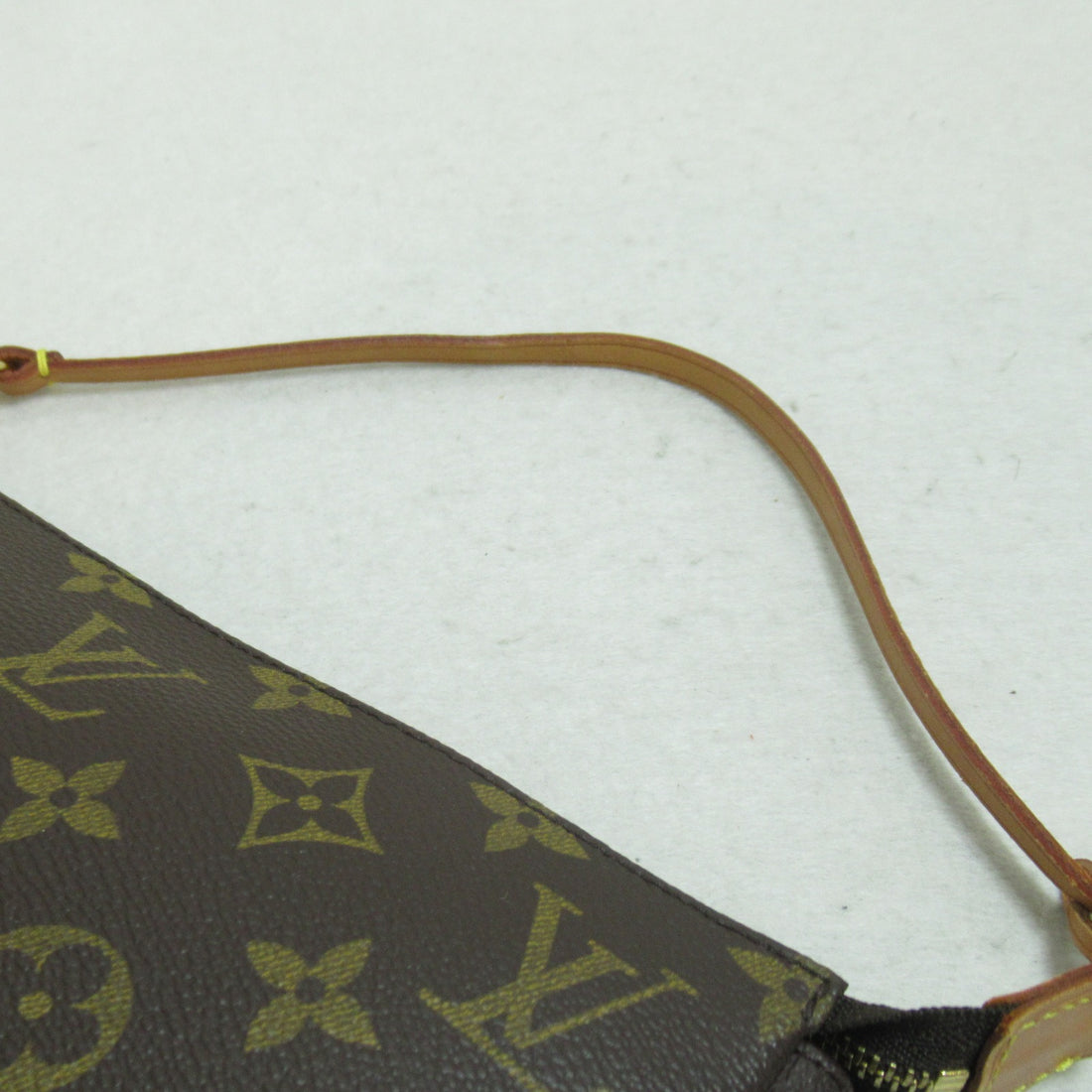 Louis Vuitton Pochette Accessoire Monogram Clutch